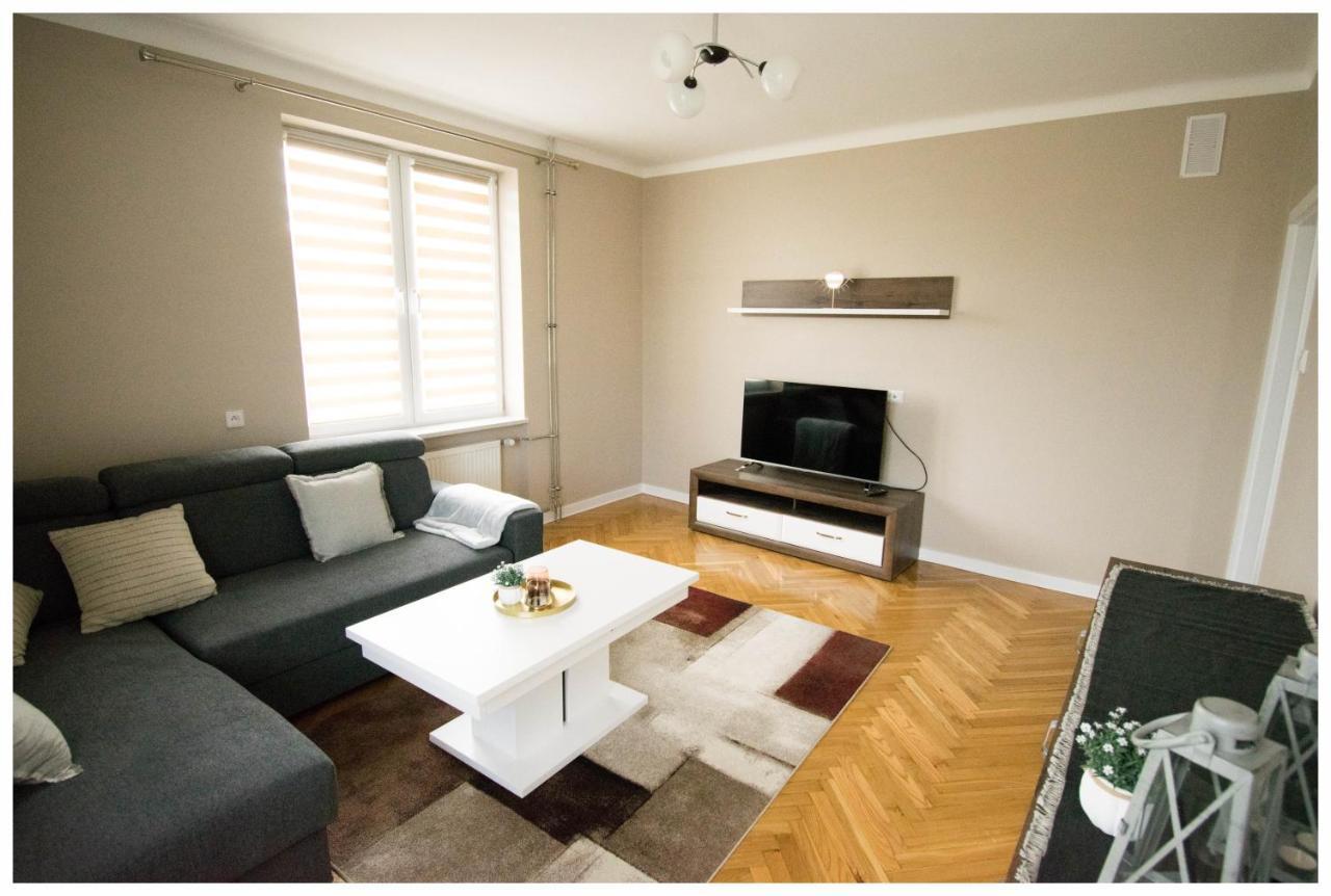 Color 24 Apartament III Сталёва-Воля Экстерьер фото