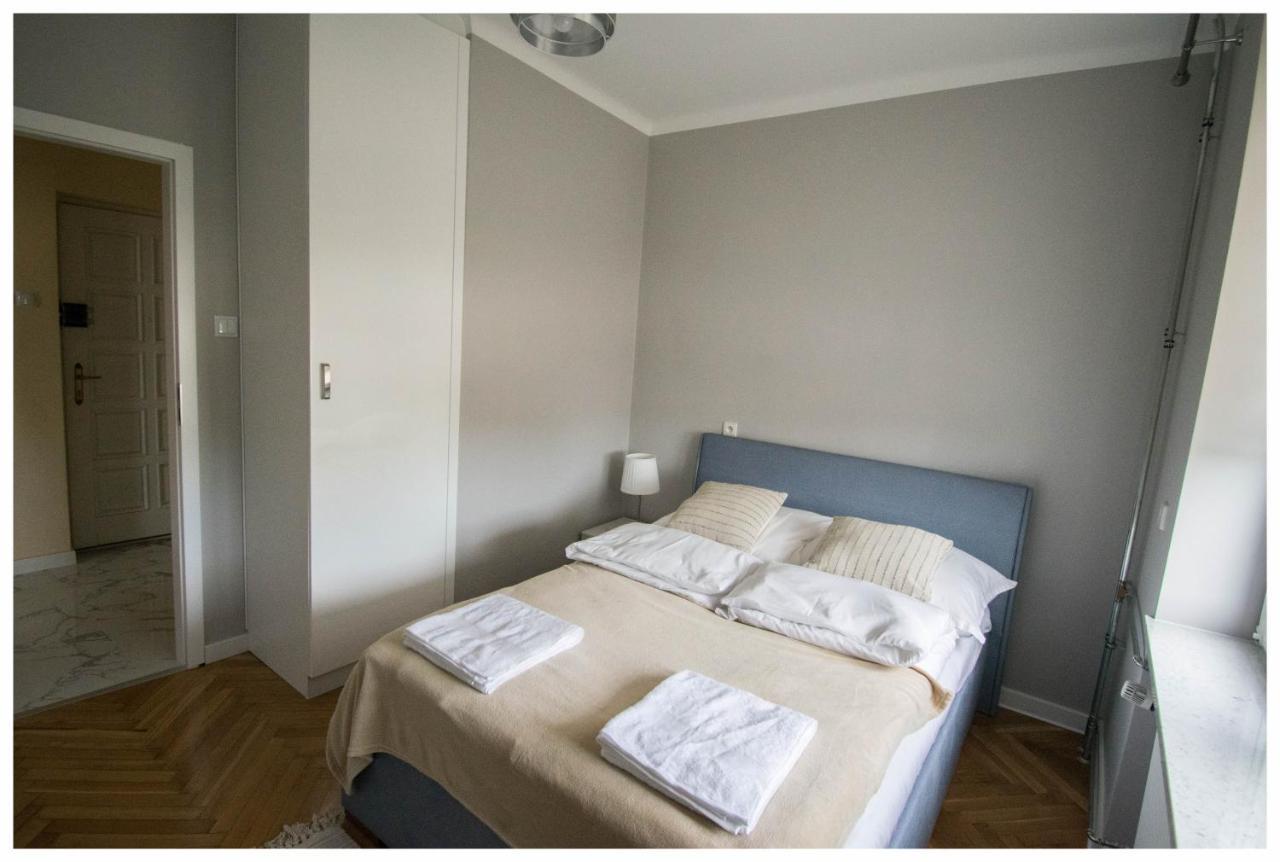 Color 24 Apartament III Сталёва-Воля Экстерьер фото